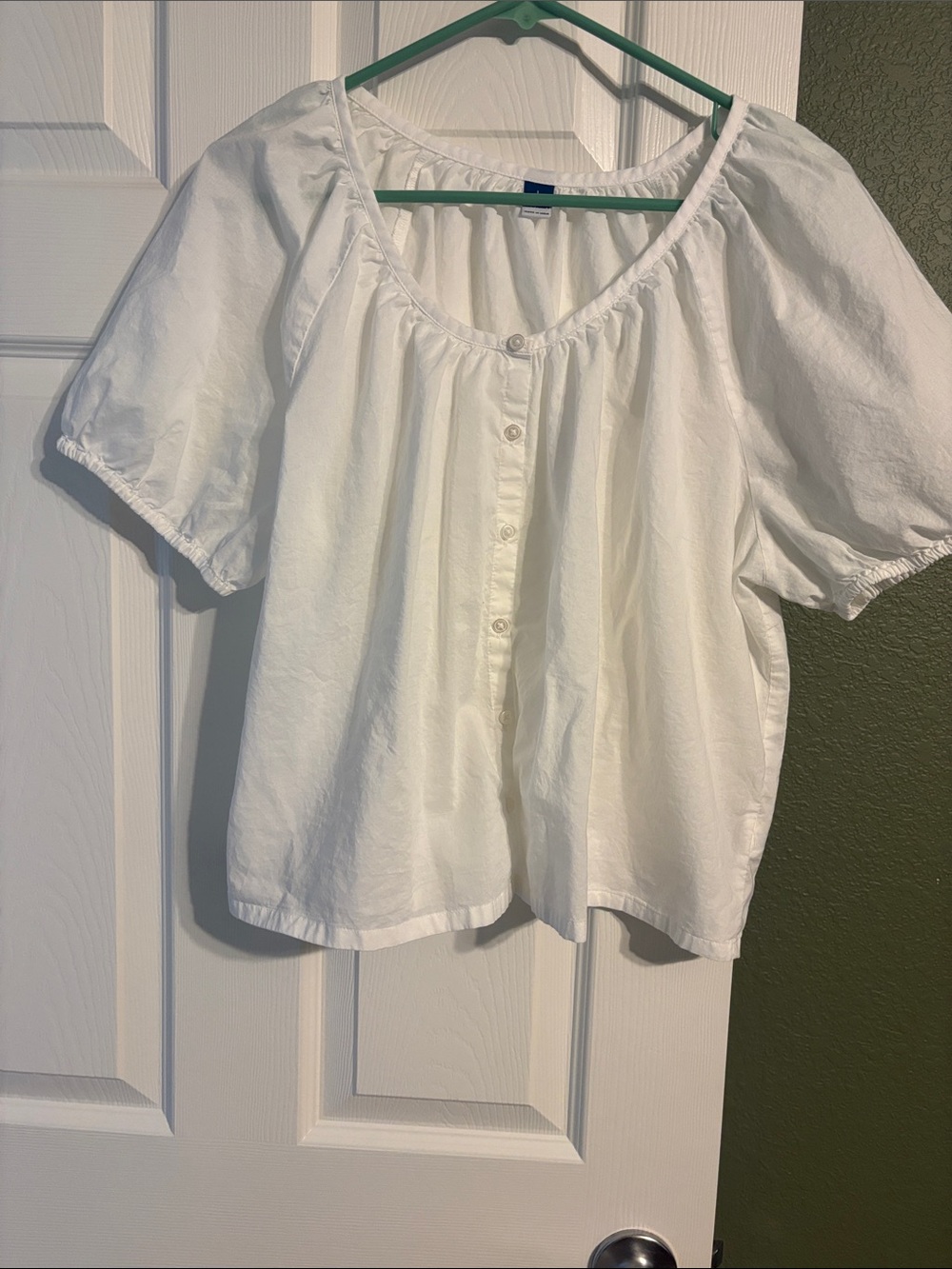 Old Navy White Button-Front Puff Sleeve Blouse